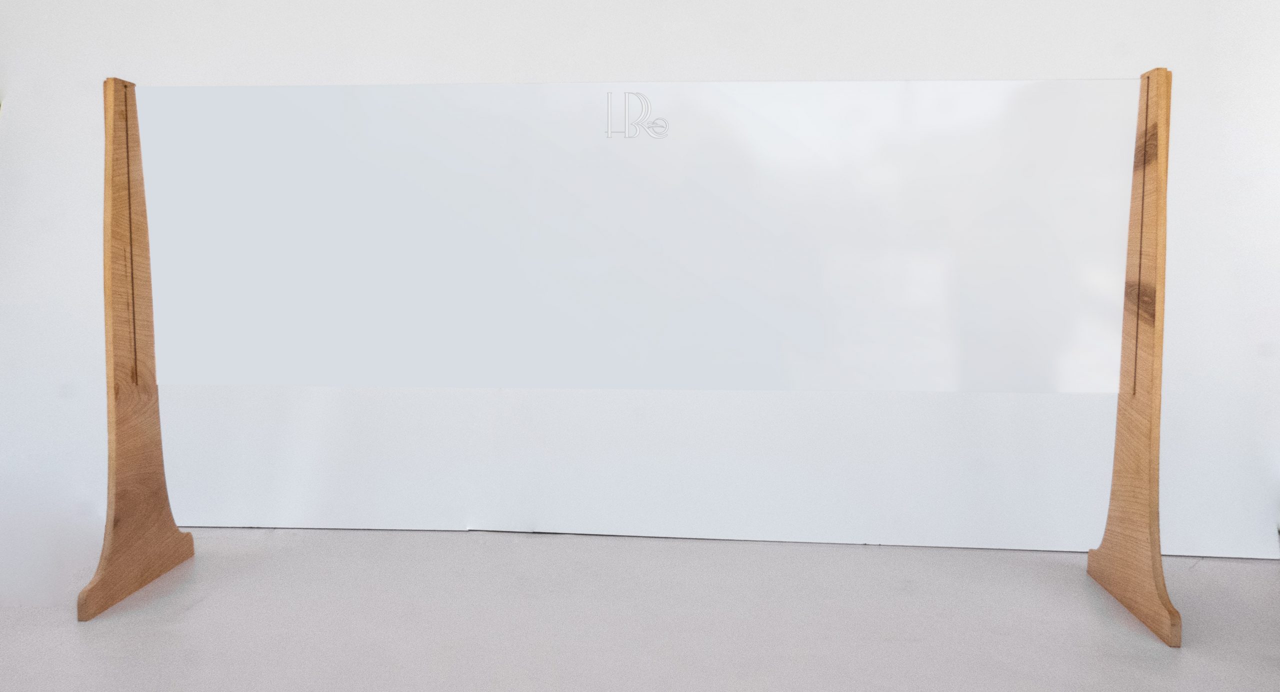 Προστατευτικό Plexiglass για μπουφέ ξενοδοχείου 100x50cm πάχος 3mm Χάραξη Λογοτύπου Δωρεάν